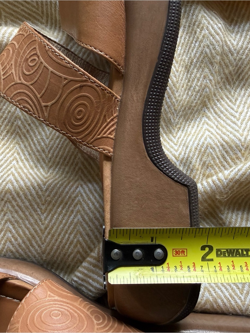 Dansko Tan Embossed Leather Toe-Loop Comfort Slide Sandals Size US 8.5-9 EU 39 - Picture 9 of 11